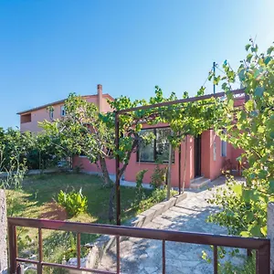https://apartmani-elio-pula.in-istria.net
